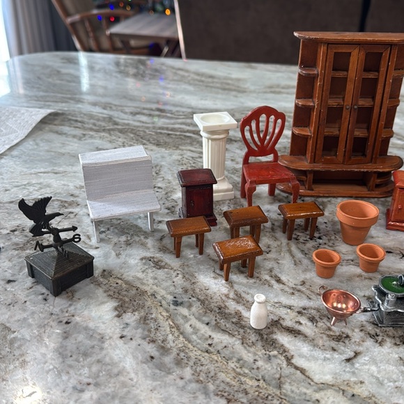 Doll house furniture. - Picture 2 of 6